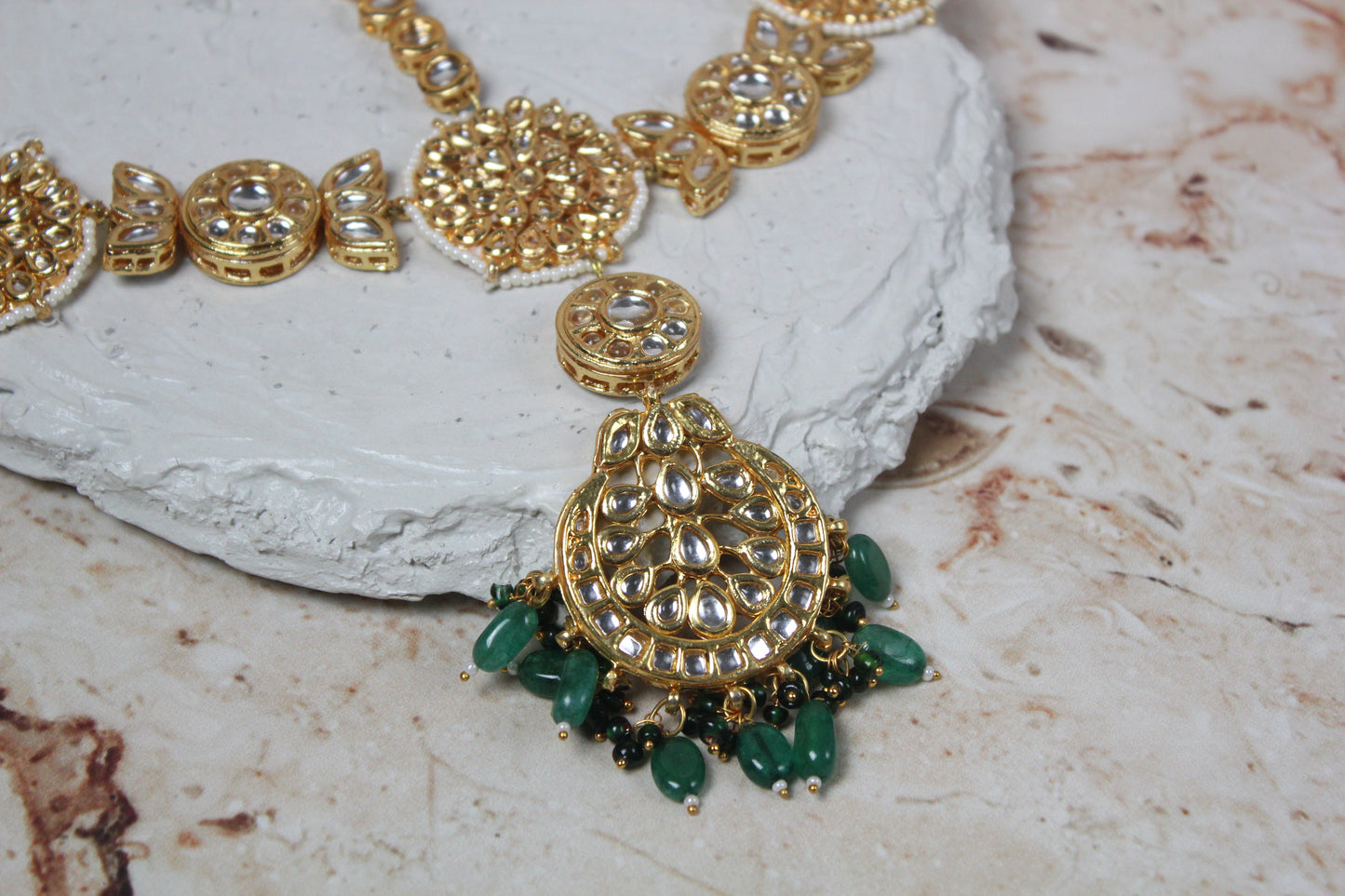 Cara Sheesh Patti in Green