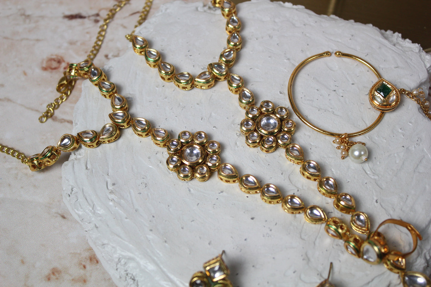 Sheena Kundan Necklace Set in Gold