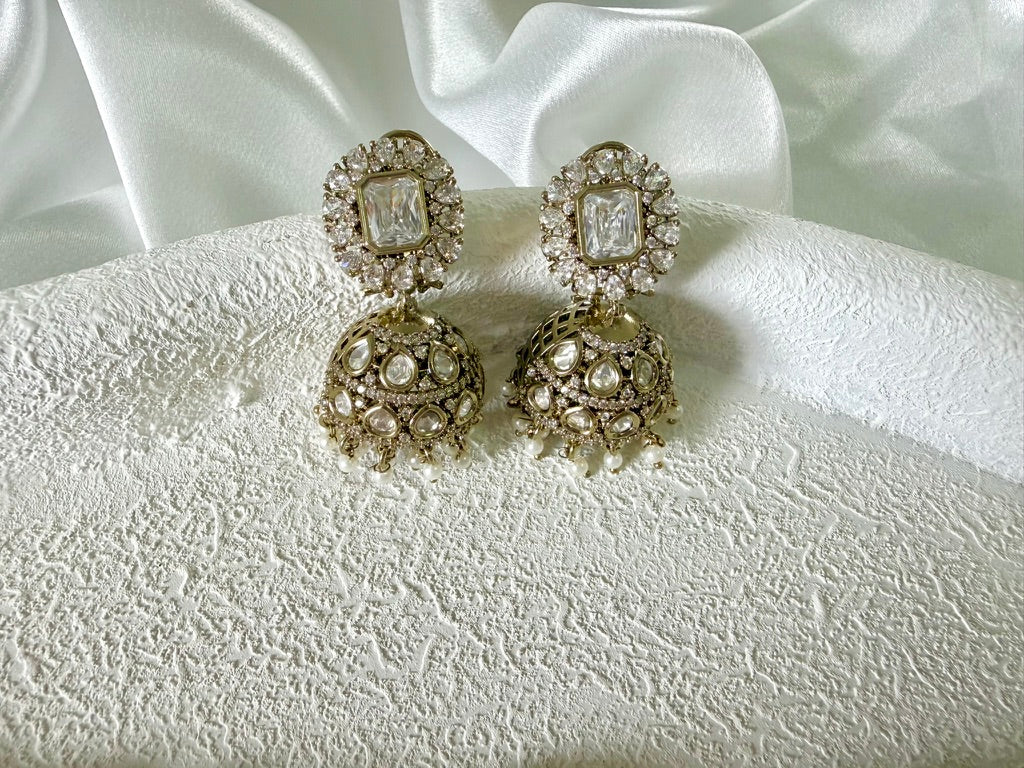 Rajshree Necklace Set