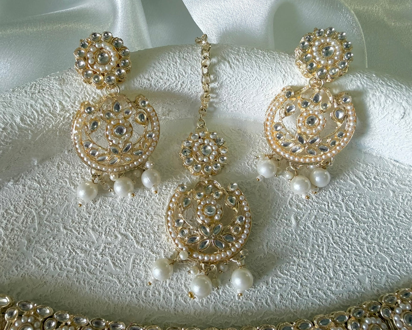 Mina Necklace Set in White