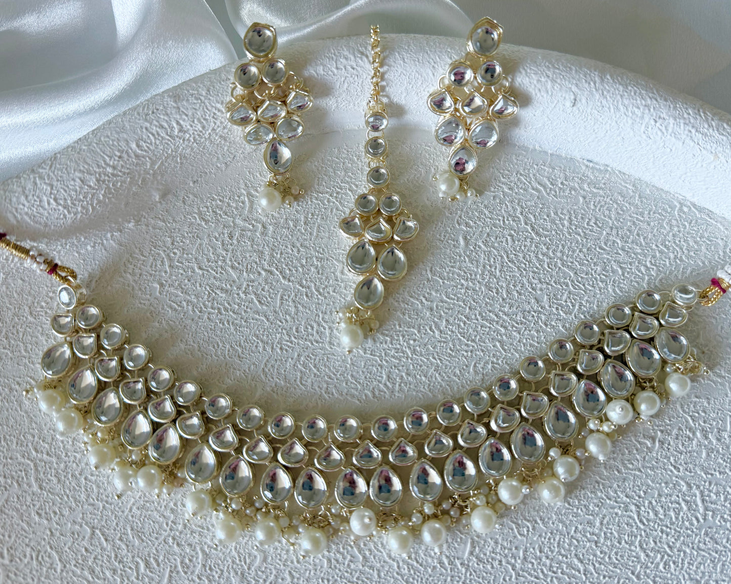 Aisha Necklace Set in White