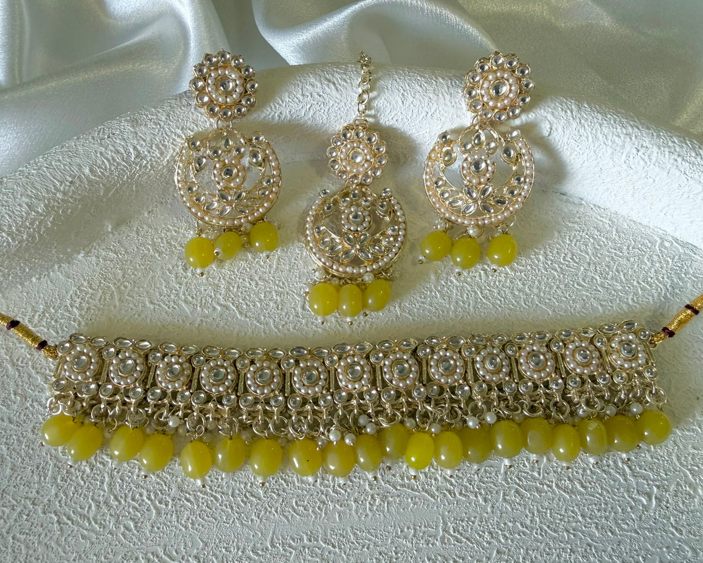 Mina Necklace Set in Yellow