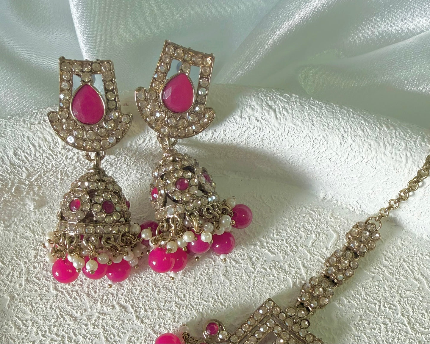 Sanya Necklace Set in Pink