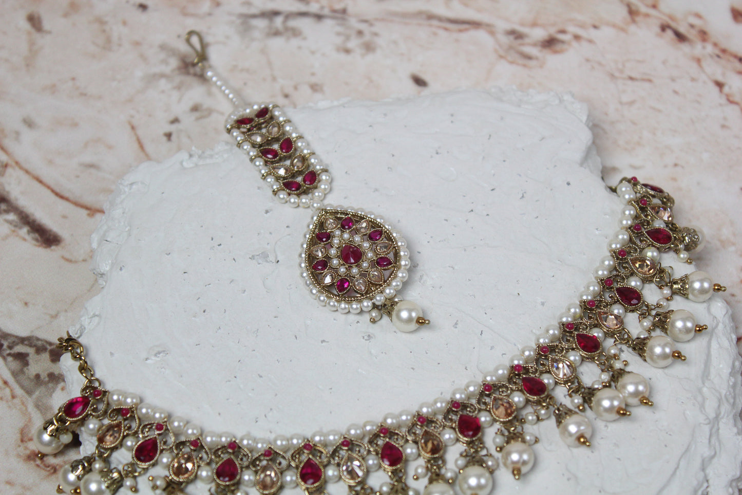 Sanjana Necklace Set in Magenta