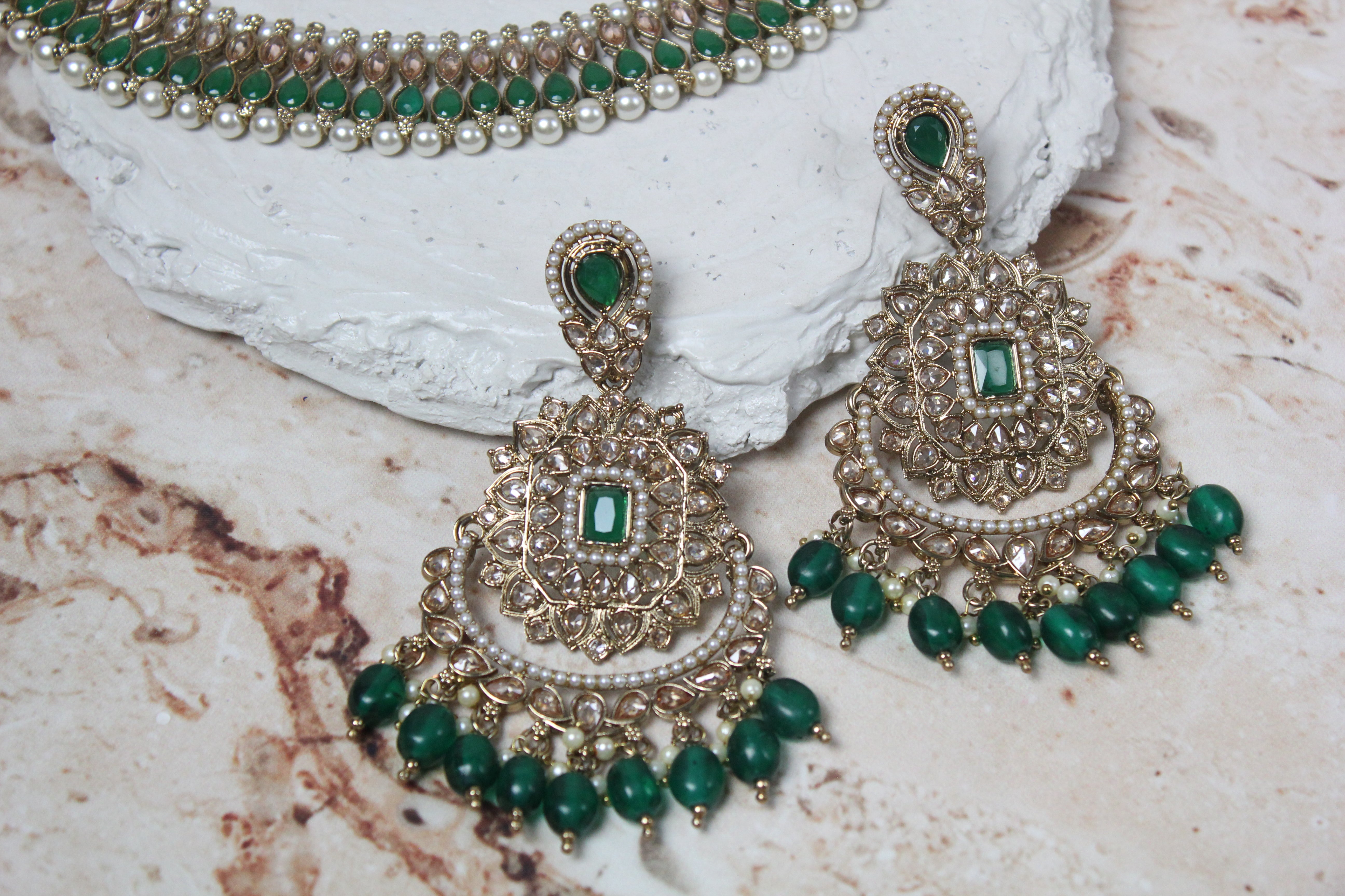 Sadia Necklace Set in Green