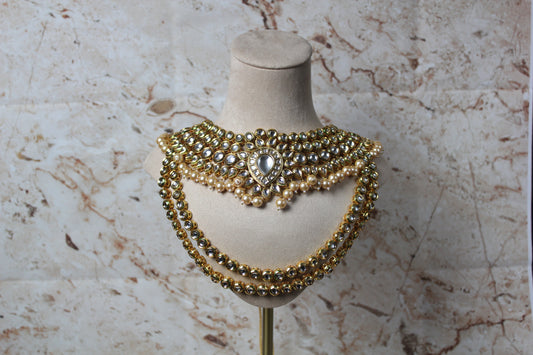 Sheena Kundan Necklace Set in Gold