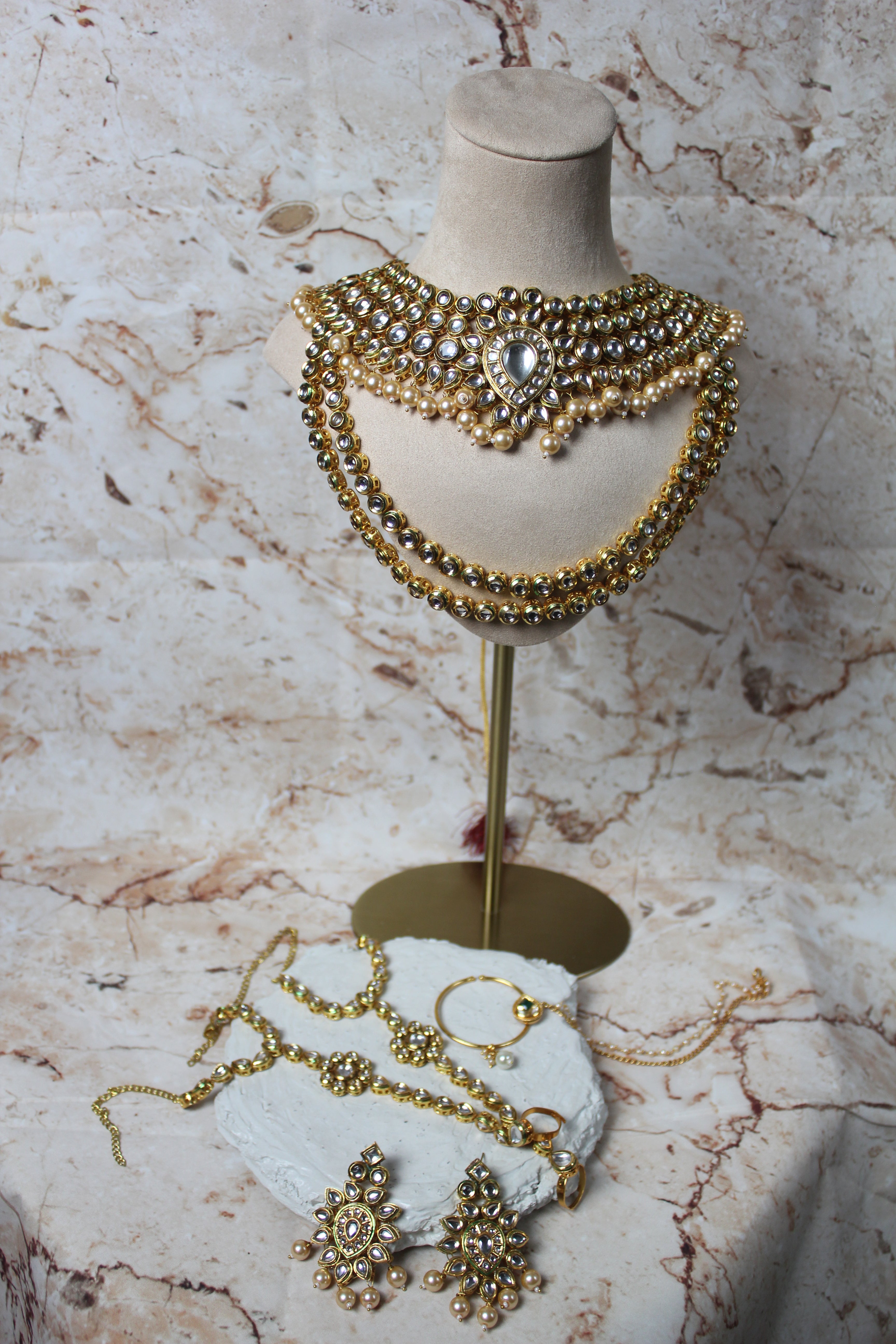Sheena Kundan Necklace Set in Gold